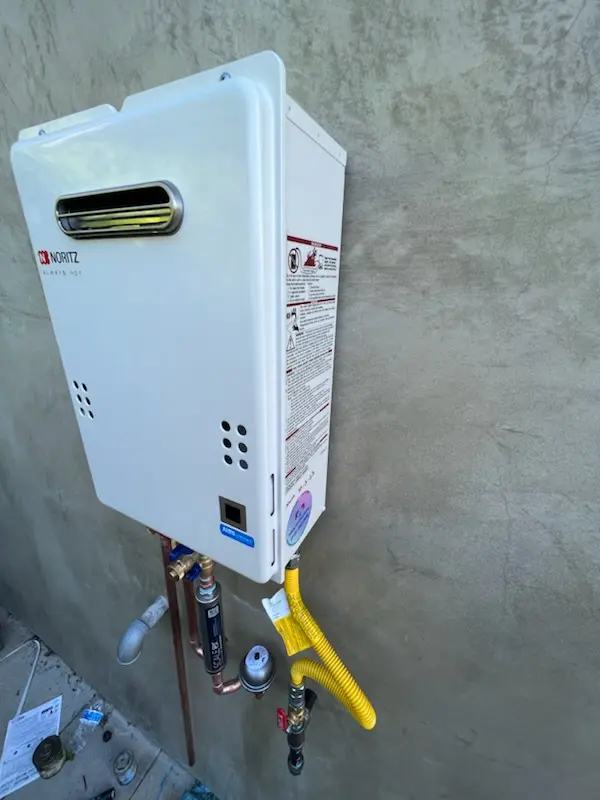 Tankless water heater installation for Lakehills homes